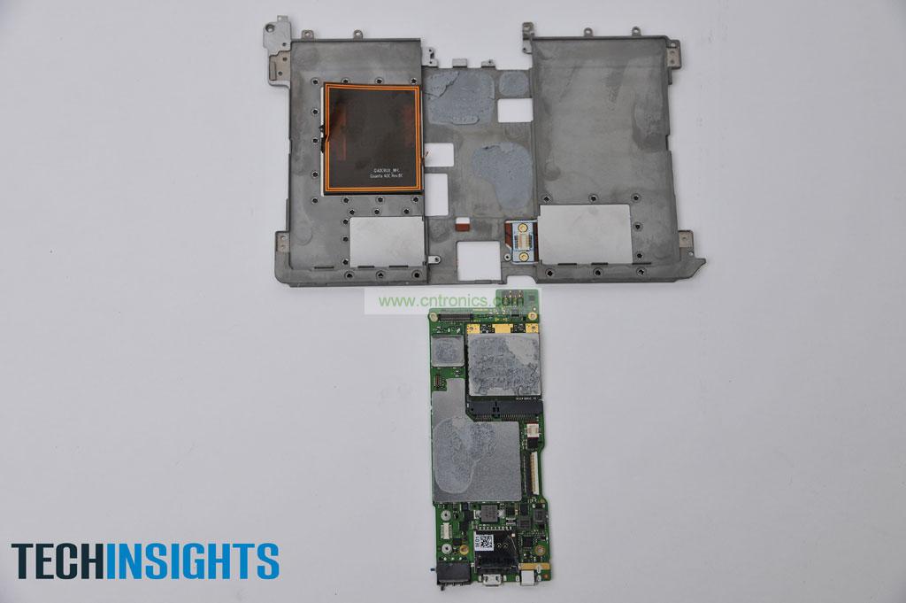 將PCB與金屬分離，從PCB板上卸下無線通訊板