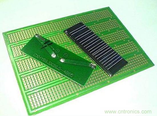 微型太陽能供電板DIY，給手電筒收音機供電