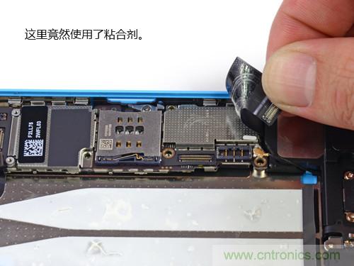 內(nèi)部能否出“彩”？“五彩機(jī)身”iPhone 5C拆解揭秘