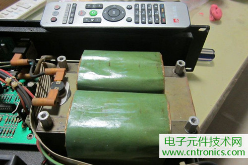 用料很給力！專業(yè)后級(jí)功放美國高峰FA1201拆解
