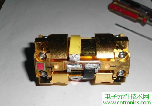這貨一萬三？50W半導(dǎo)體激光模塊拆解