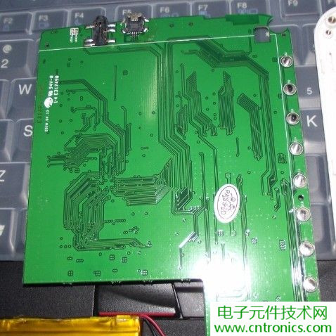 探秘電子紙！一款電紙書(shū)的電子墨水屏拆解