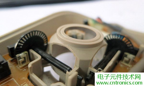殿堂級機(jī)械鼠標(biāo)拆解：嘆精致做工！