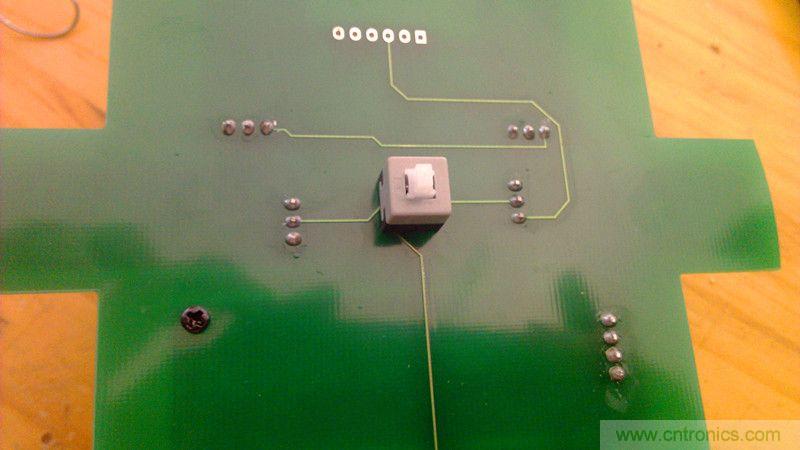 牛人力作！PCB版藍(lán)牙智能小車(chē)DIY