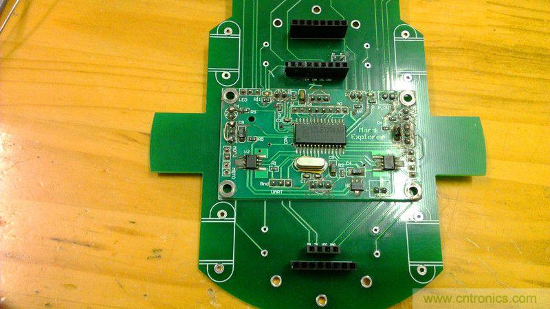 牛人力作！PCB版藍(lán)牙智能小車(chē)DIY
