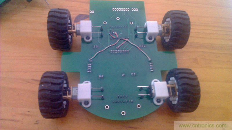 牛人力作！PCB版藍(lán)牙智能小車(chē)DIY