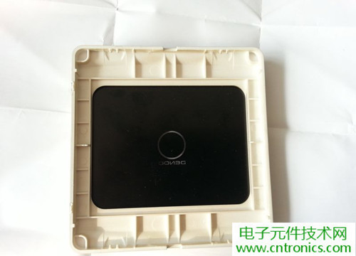 一款觸控開關(guān)拆解，做工不錯