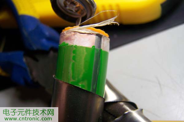 筆記本電池拆解，探秘電池內(nèi)部結(jié)構(gòu)