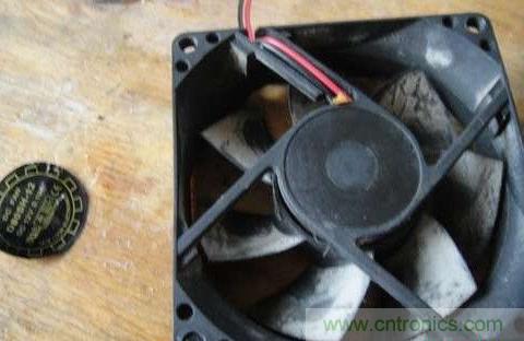 創(chuàng)意DIY！迷你風(fēng)力發(fā)電機！