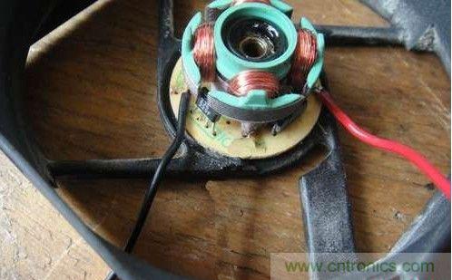 創(chuàng)意DIY！迷你風(fēng)力發(fā)電機！