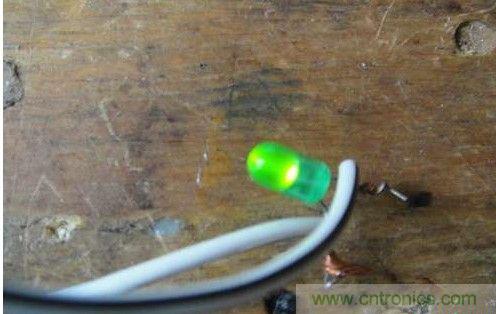 創(chuàng)意DIY！迷你風(fēng)力發(fā)電機！