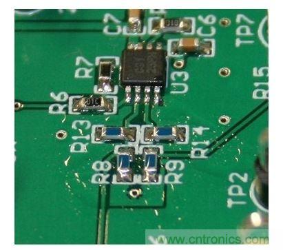  即為殘留過多數(shù)量焊劑的 PCB。