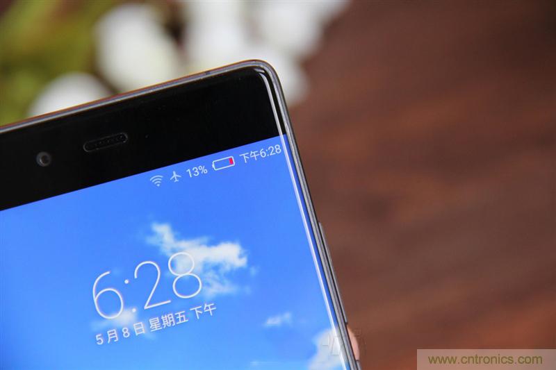 無邊框的 nubia Z9 ，一款既有驚喜，又有驚艷的智能手機