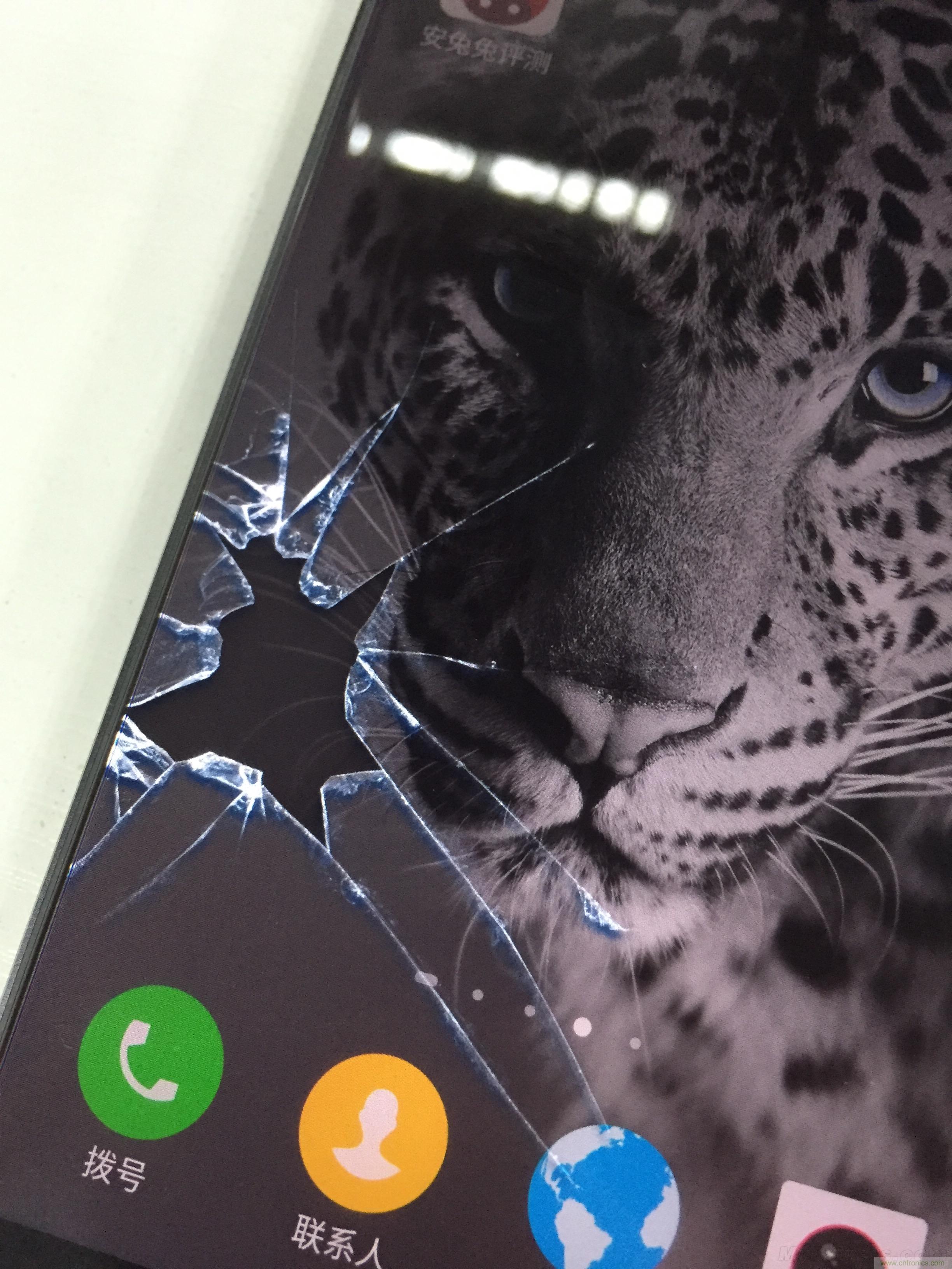 無邊框的 nubia Z9 ，一款既有驚喜，又有驚艷的智能手機