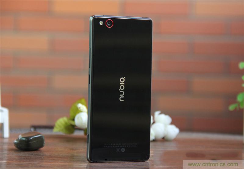 無邊框的 nubia Z9 ，一款既有驚喜，又有驚艷的智能手機
