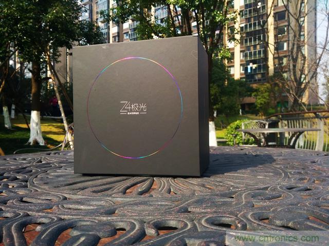 無屏電視時(shí)代已然來臨，客廳你做好準(zhǔn)備了嗎？