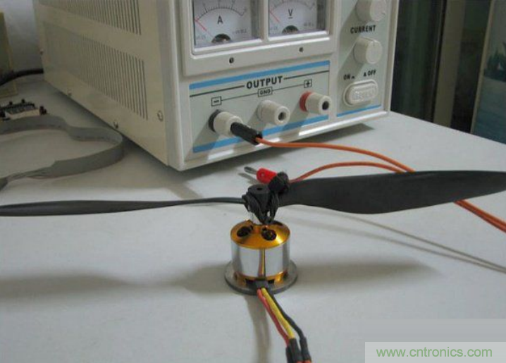 無人機 DIY 制作全過程，酷得不要不要的！