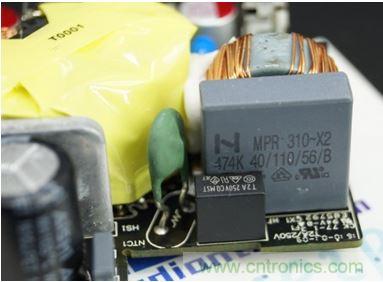 69元小米4口USB充電器詳細(xì)拆解，看完你也能DIY一個(gè)