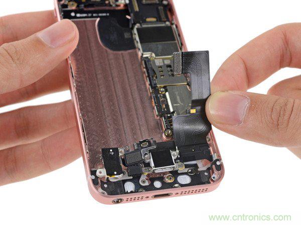 有什么地方?jīng)]有變？iPhone SE真機拆解