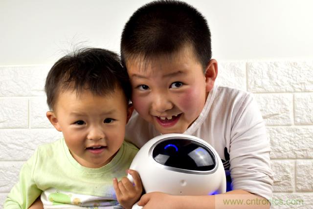 “爸爸再不陪我，我就長(zhǎng)大了”——小騰機(jī)器人