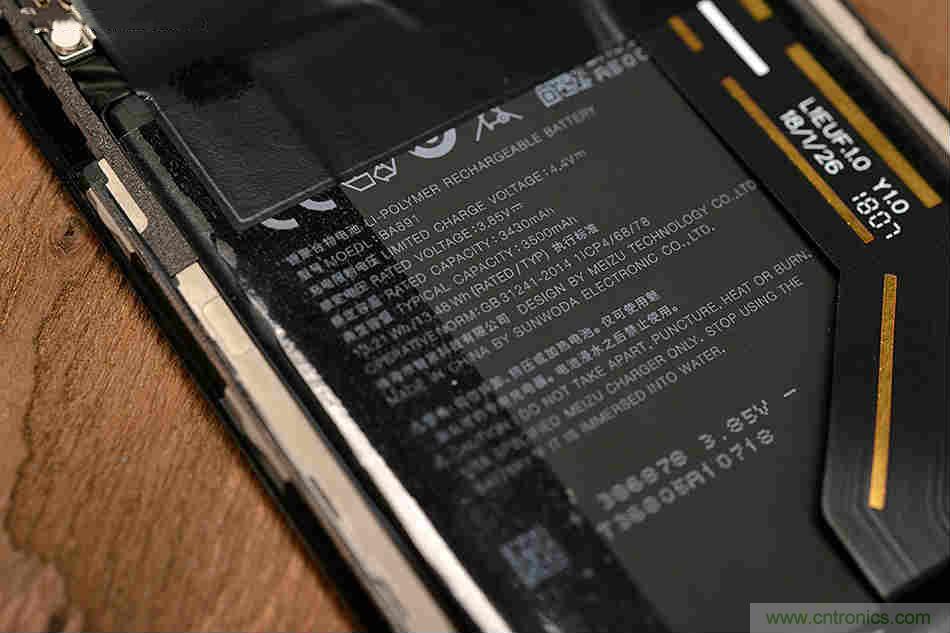 拆解魅族15 Plus：玩轉(zhuǎn)了新概念，但其工藝究竟如何？