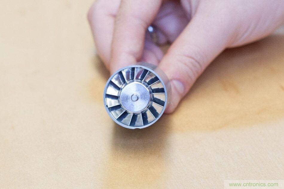 拆解戴森吹風(fēng)機：近三千元的價格貴在哪？