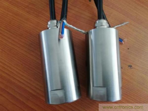 振動傳感器的機(jī)電變換原理？主要的分類有哪些？