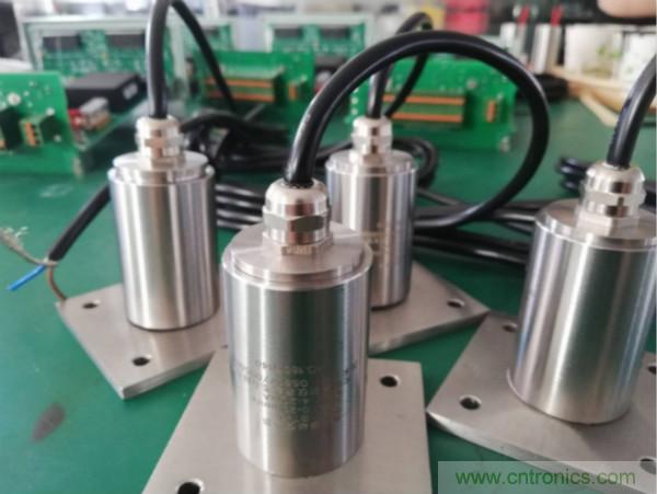 振動傳感器的機(jī)電變換原理？主要的分類有哪些？