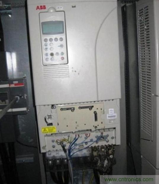 變頻器的輸出頻率調(diào)高，那么輸出電壓將如何提高？
